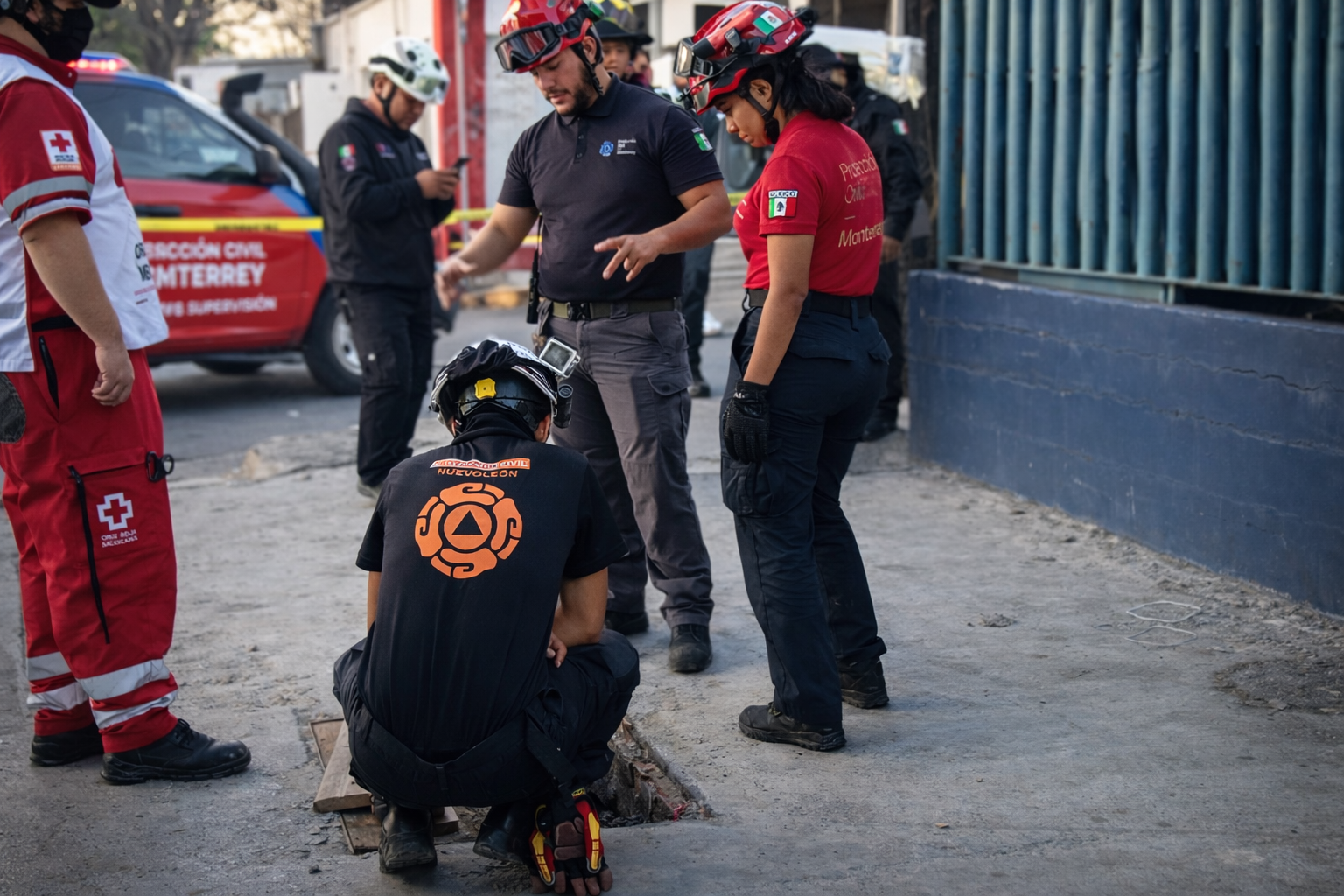 Hombre muere electrocutado en registro de CFE