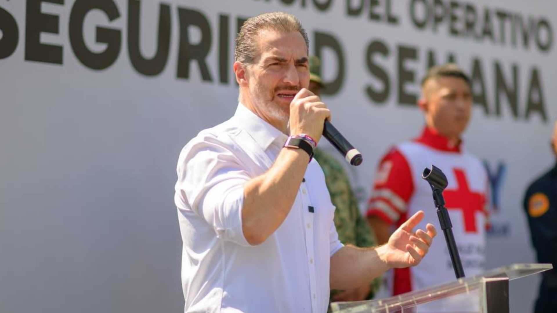 “Podríamos competir”: Adrián abre puerta a candidatura con el PAN