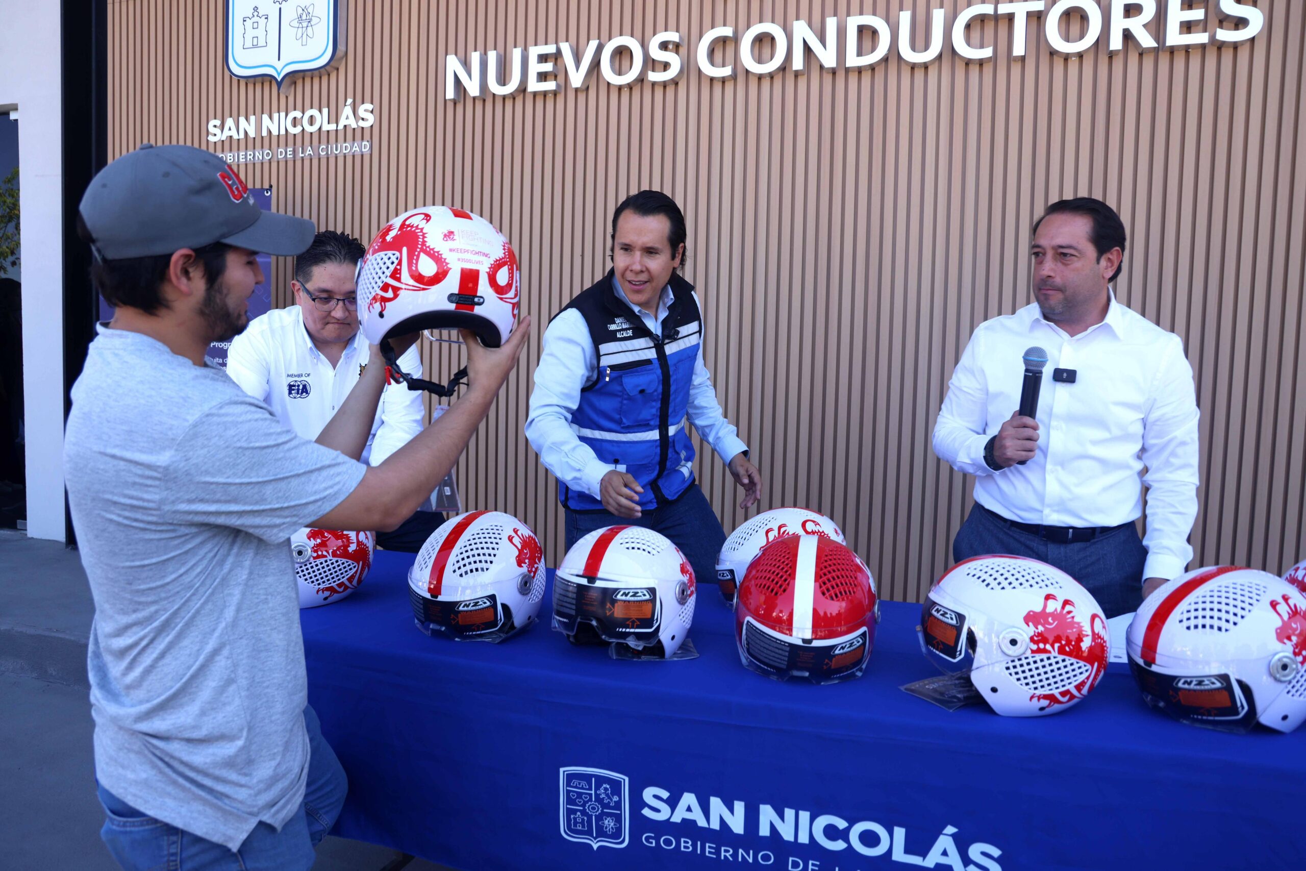 cascos gratis motociclistas San Nicolás seguridad vial