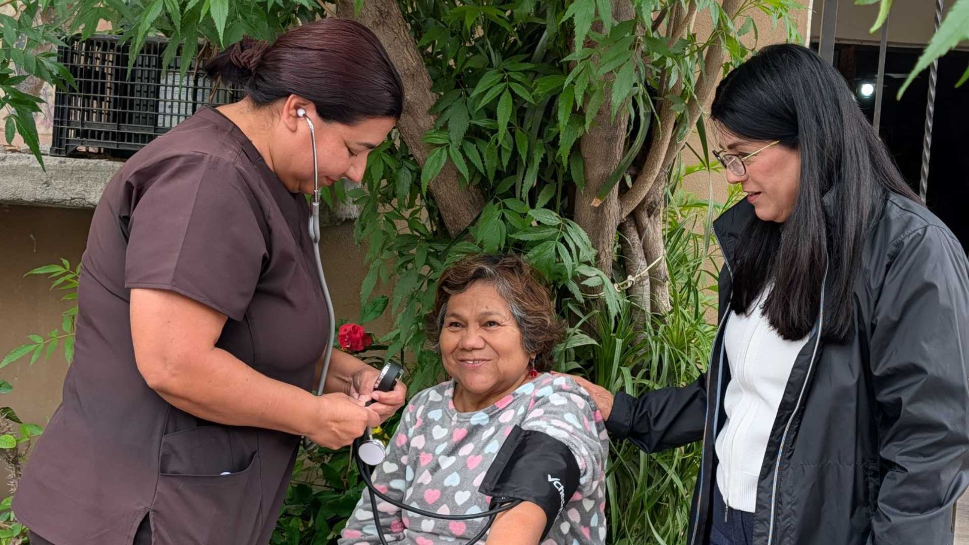 atención médica adultos mayores Santa Catarina