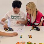 Niños con autismo en taller Almas Creativas del DIF Santa Catarina