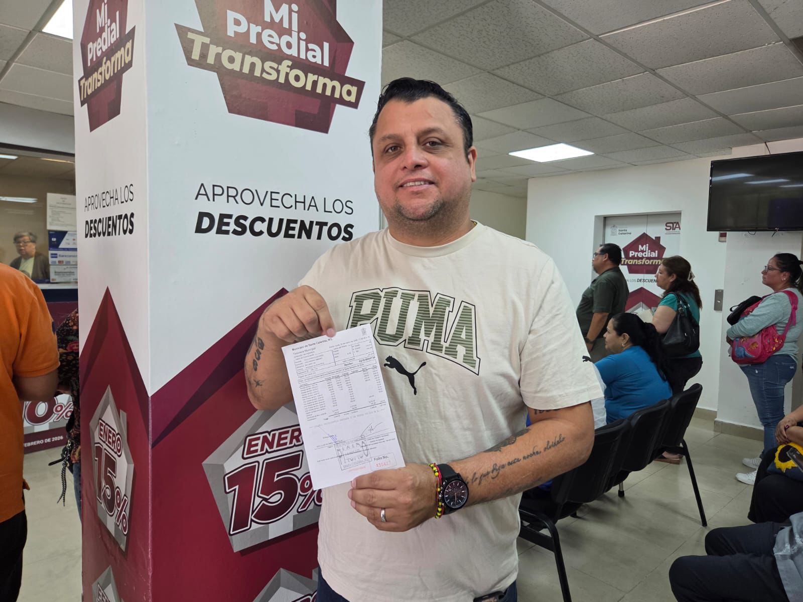 Familias beneficiadas con programa Borrón y Cuenta Nueva en Santa Catarina
