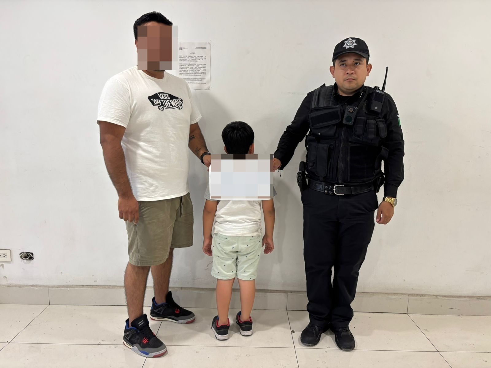 Policía de Monterrey localiza a menor extraviado en Plaza Morelos