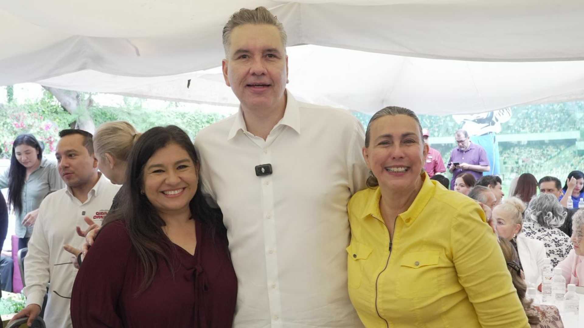 Waldo Fernández reconoce esfuerzo de las madres