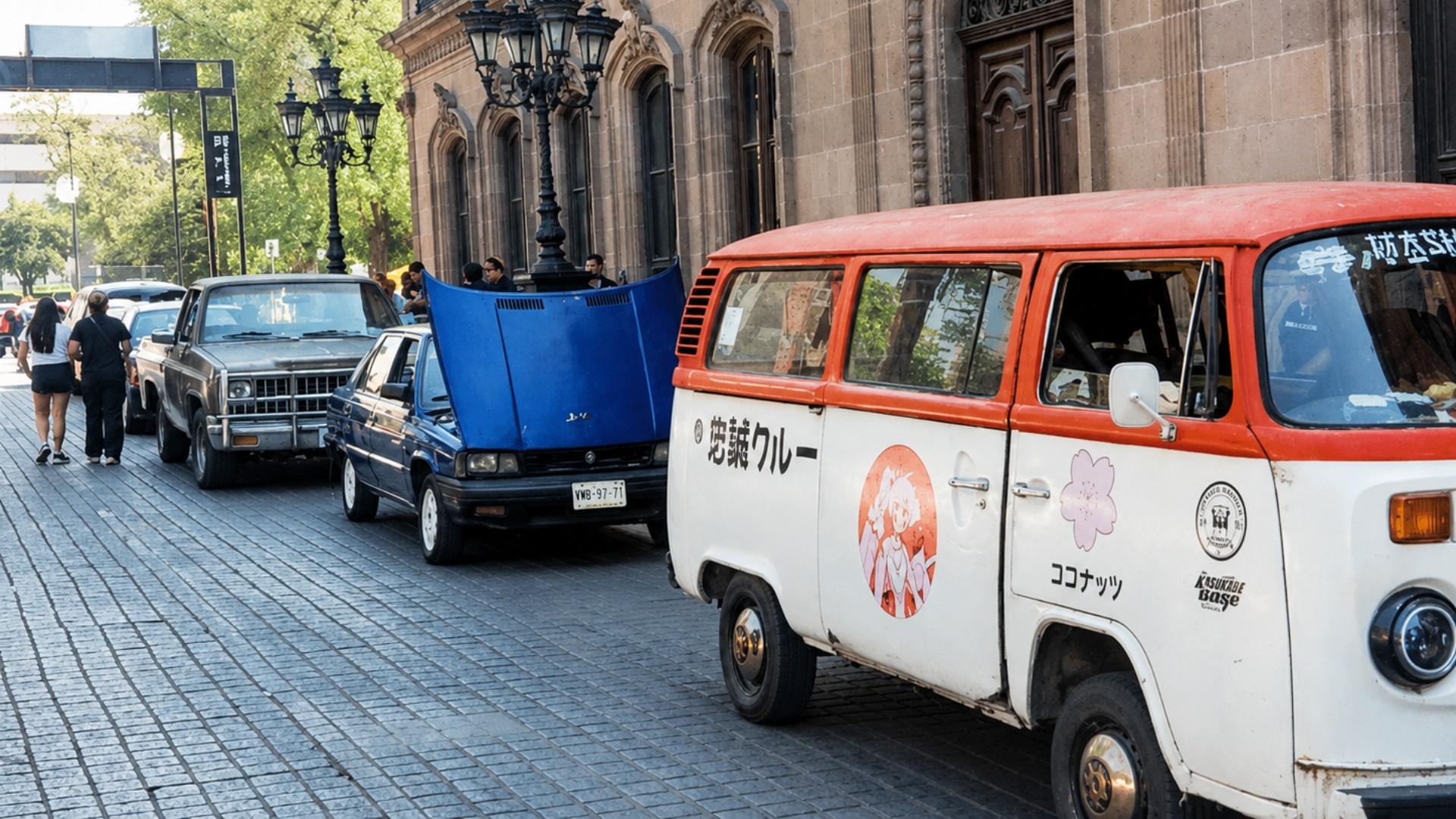Regios realizan caravana contra posible cierre del Museo del Auto en Monterrey