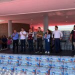Municipios apoyan a García con pipas y garrafones